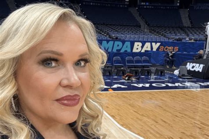 Holly Rowe Bio, Wiki, Age, Height, Spouse, Son, Family, Cancer, ESPN, Salary, Net Worth ·
