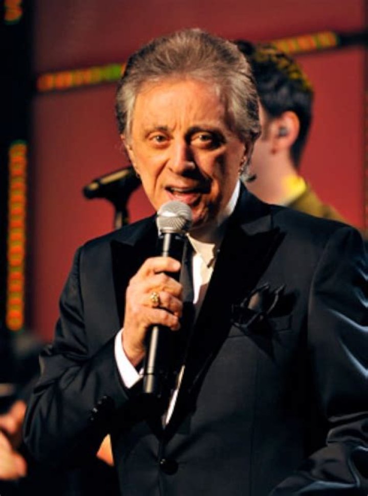 How Tall is Frankie Valli? Exploring the Height of the Legendary Singer