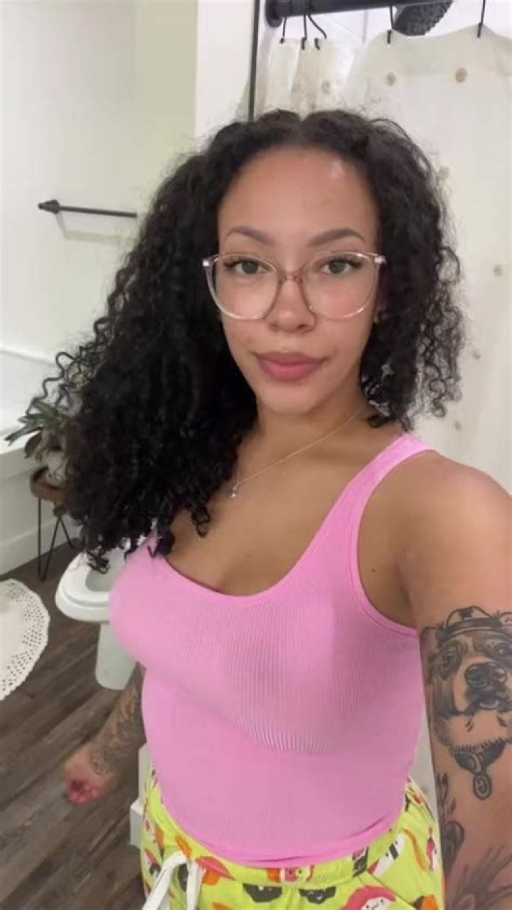 Unveiling "Its Lunar Liv": Discoveries And Insights Await