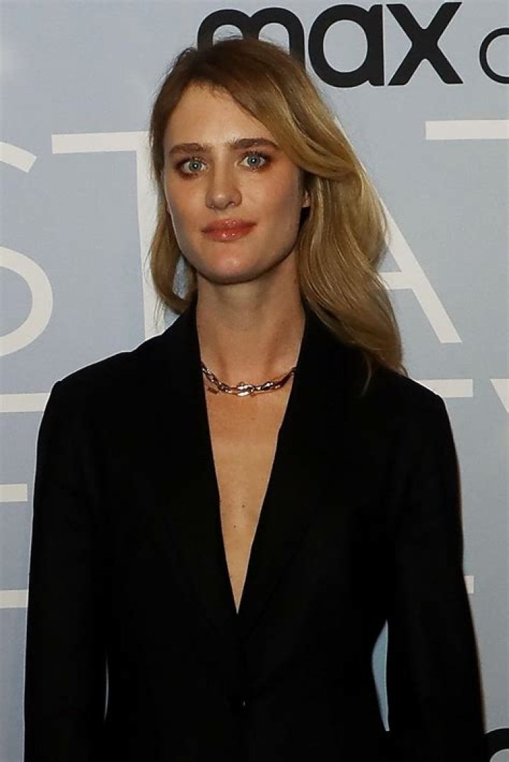 The Life and Impact of Mackenzie Davis' Wife